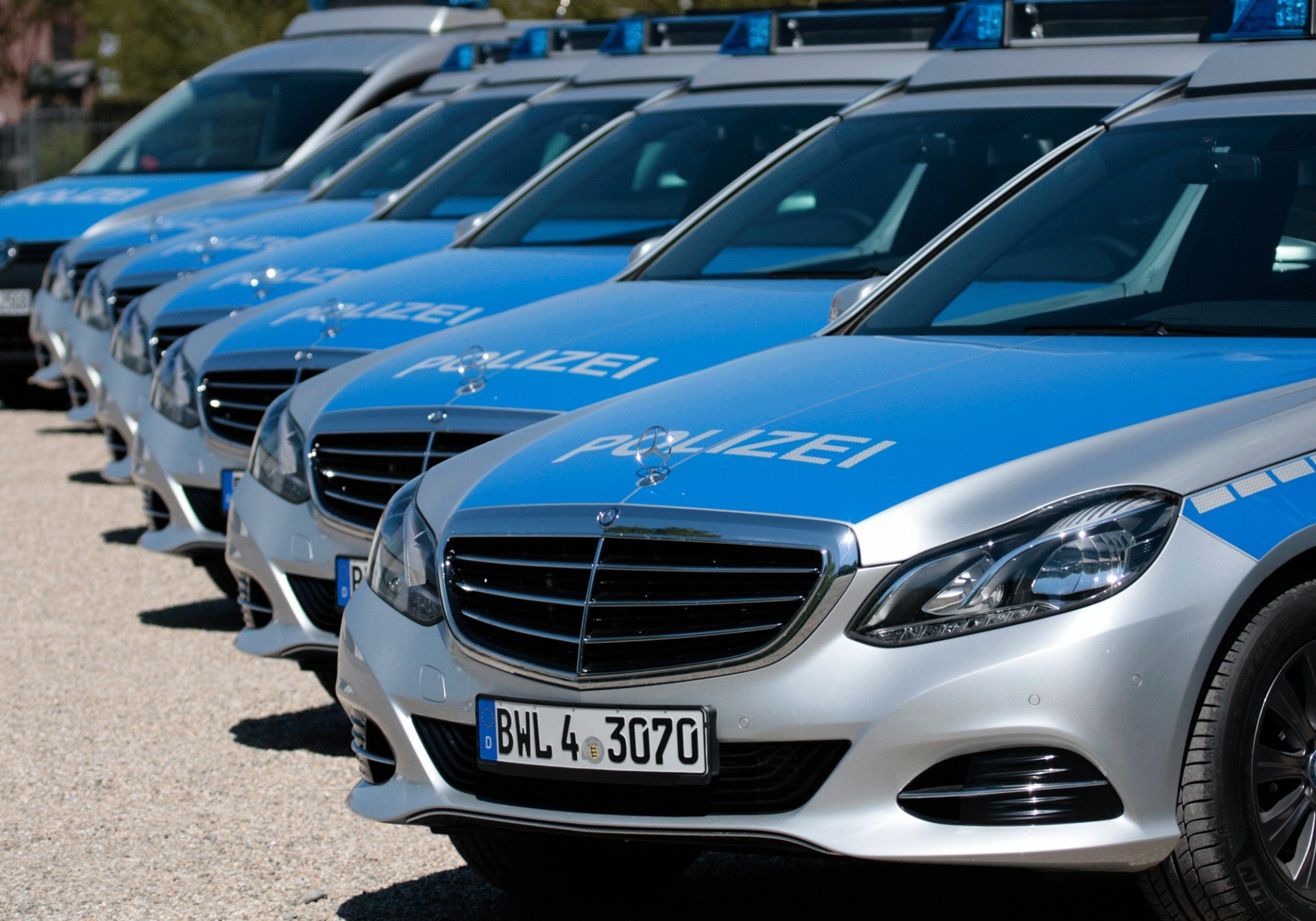 Sonderfahrzeuge Funktionsfolie Mercedes Polizei
